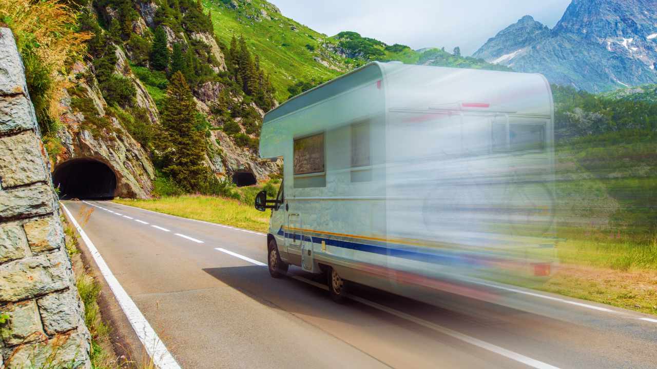 camper-driving-speed camper-driving-speed