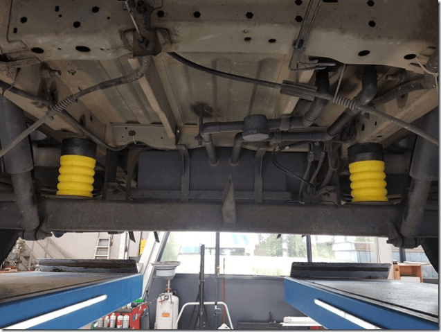 dynad-camperaccessoires-hulpvering-sumosprings-Fiat-Ducato-ssr-313-54-geinstalleerd